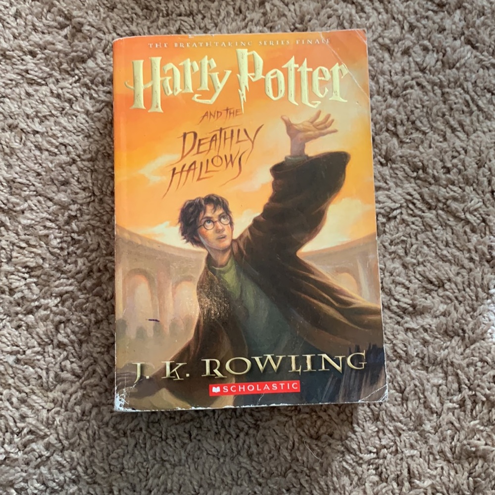Harry Potter and The Deathly Hallows (book 7)